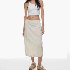 NWT Aritzia TNA color Matte Pearl Arsenal Skirt 4228